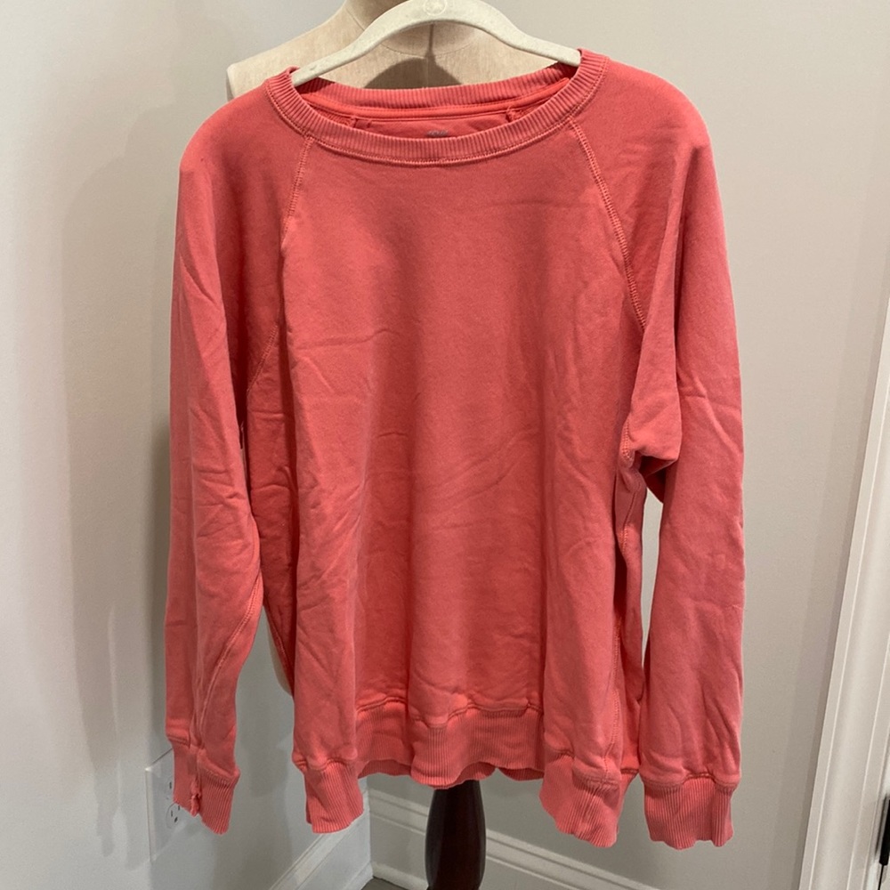 aerie coral sweatshirt with raw edges